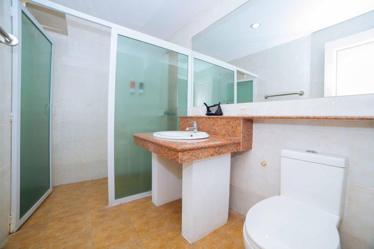 Reddoorz Premium @ Korea Town Angeles City Dış mekan fotoğraf